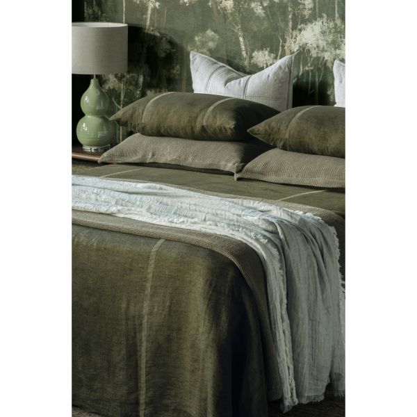 Bianca Lorenne Ruscello Deep Moss Bedspread | Allium Interiors