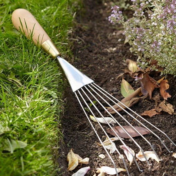 Sophie Conran Gardening Hand Rake | Allium Interiors