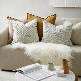 Baya Throw Meru Tibetan Lamb Natural White