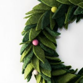 Vevoke Christmas Wreath Leaves & Balls