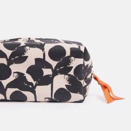 Caroline Gardner Cube Cosmetic Bag Mono Blooms